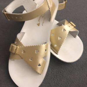 Gold Salt Water Sandals ( little girl ) EUC size 13